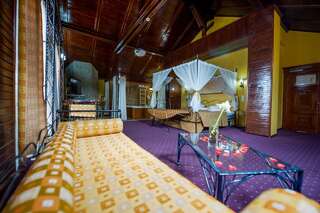 Отель Predeal Comfort Suites Предял The Sunflower Room-3